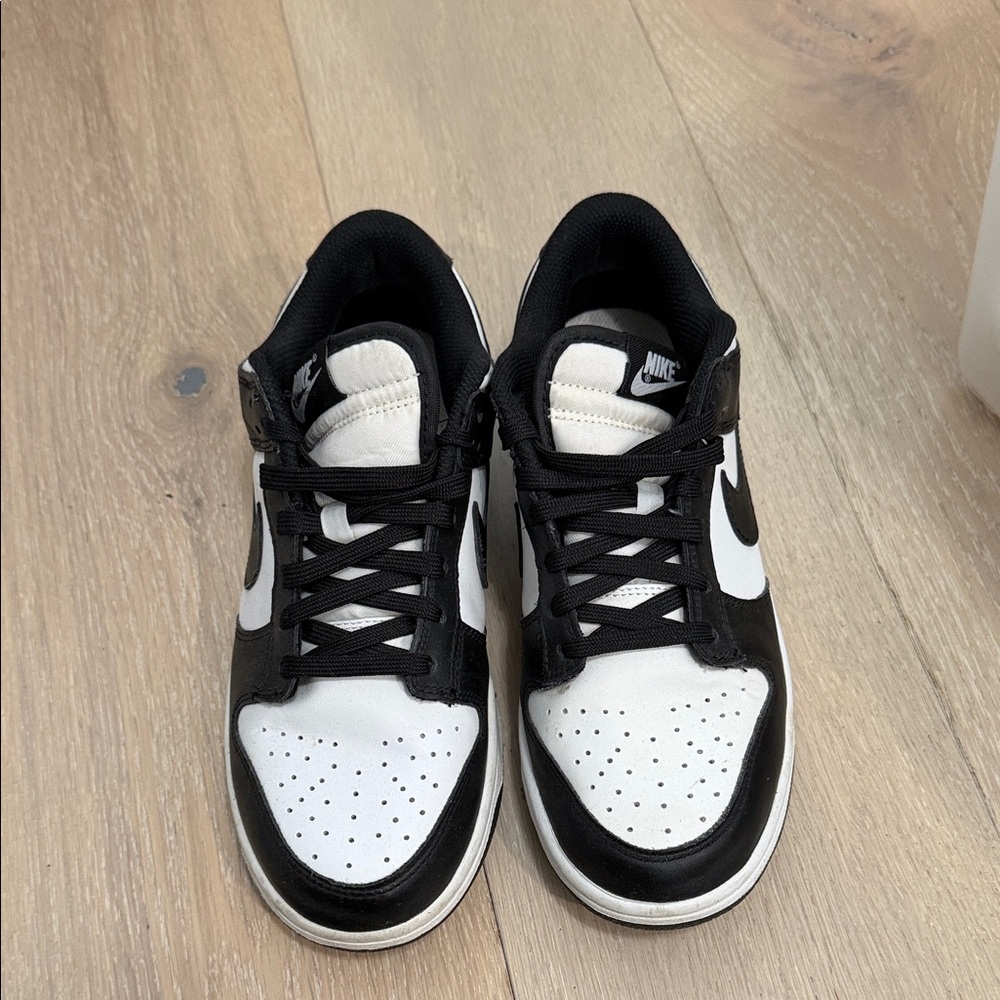 Nike Dunk Low black and White